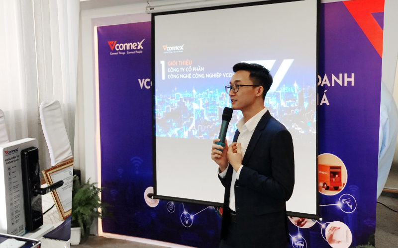Tại Hội thảo, đại diện từ Công ty Cổ phần Công nghệ Công nghiệp Vconnex đã có lời chia sẻ thẳng thắn về những cơ hội, thách thức mà Nhà thông minh mang lại. 