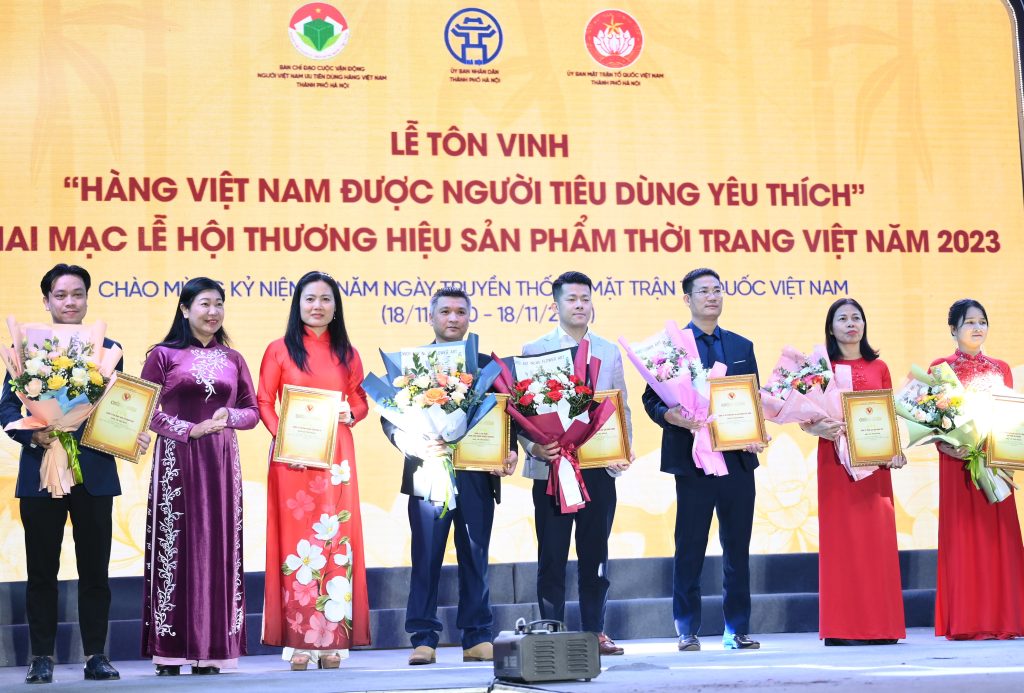 Đơn bị đồng hành tiêu biểu giải thưởng Hàng Việt Nam được người tiêu dùng yêu thích